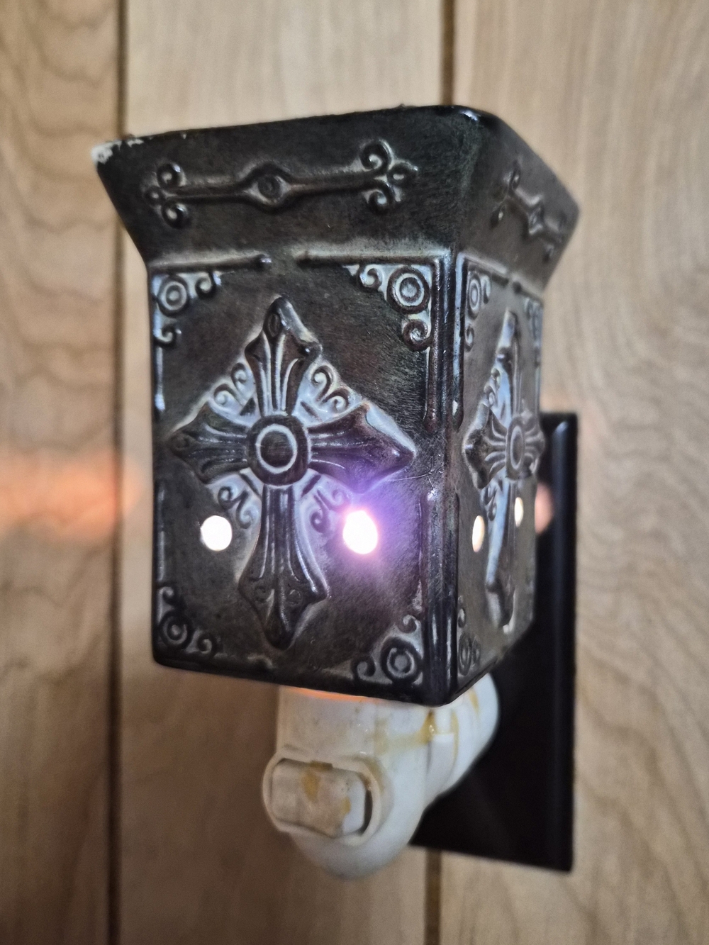 Scentsy Cross Embossed Nightlight -